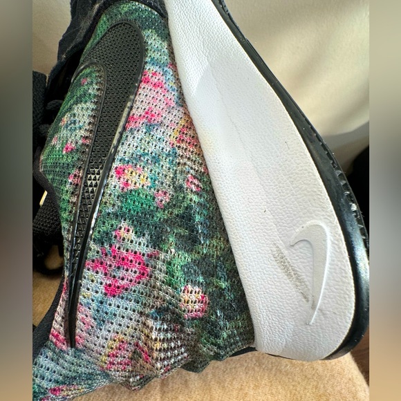 Nike Kyrie 2018 Low \'Floral\' Black Men\'s Size 10 (Barely Used) main image 5